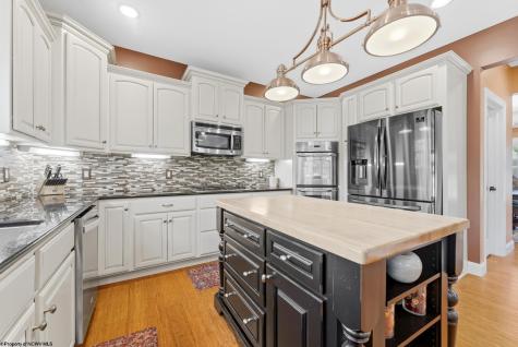 411 N Harwich Circle Morgantown WV 26501-08