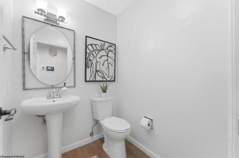 2010 Pinecrest Drive Morgantown WV 26505