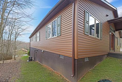 18 Catbird Lane Terra Alta WV 26764
