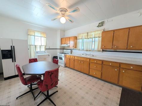 37 Summit Park Clarksburg WV 26301