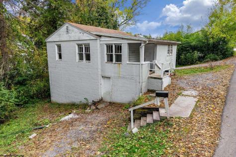 225 Waverly Street Morgantown WV 26505