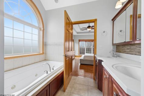 408 Platinum Point Morgantown WV 26508