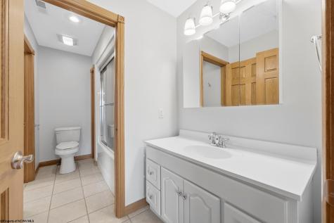 408 Platinum Point Morgantown WV 26508