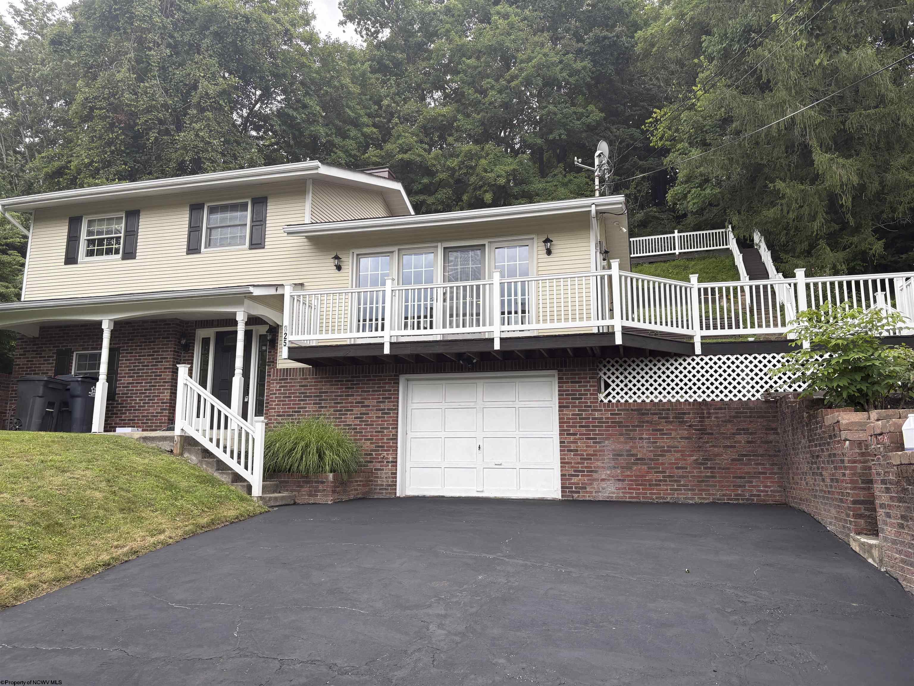825 Augusta Avenue Morgantown WV 26501-6237