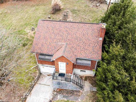 1135 Sunset Drive Fairmont WV 26554