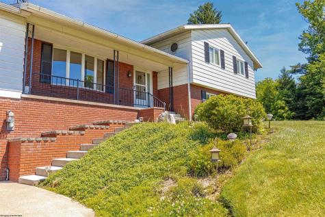 1354 Pineview Drive Morgantown WV 26505