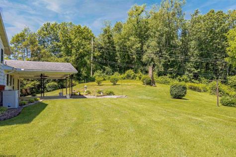 1354 Pineview Drive Morgantown WV 26505