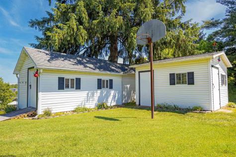 1354 Pineview Drive Morgantown WV 26505