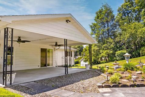 1354 Pineview Drive Morgantown WV 26505