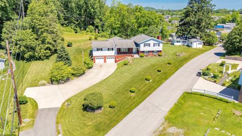 1354 Pineview Drive Morgantown WV 26505