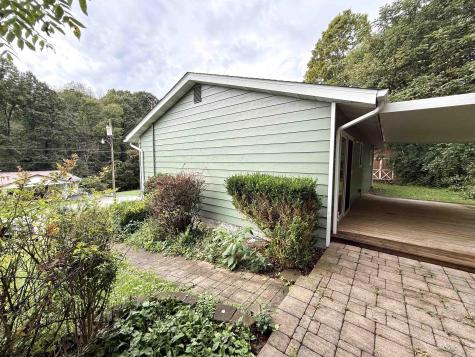 106 Elizabeth Circle Kingwood WV 26537