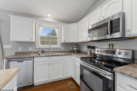 426 Oakmont Court Maidsville WV 26541