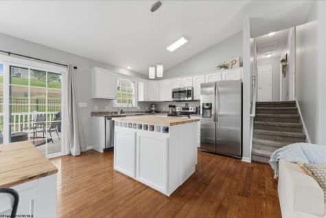 426 Oakmont Court Maidsville WV 26541