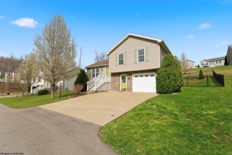 426 Oakmont Court Maidsville WV 26541
