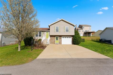 426 Oakmont Court Maidsville WV 26541