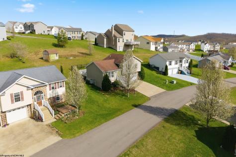 426 Oakmont Court Maidsville WV 26541