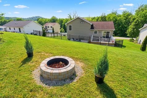 426 Oakmont Court Maidsville WV 26541