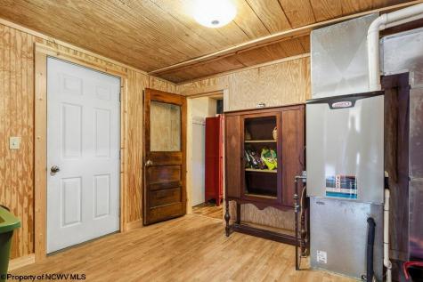 7339 Mcelroy Creek Road West Union WV 26456