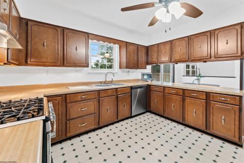 251 Ridgeway Drive Bridgeport WV 26330