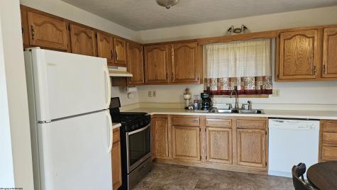 213 3rd Street Belington WV 26250-7652