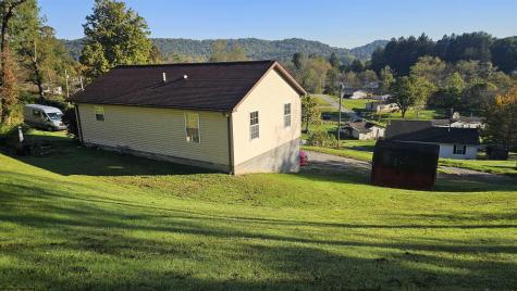 213 3rd Street Belington WV 26250-7652