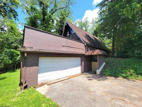 11 Freeland Street Fairmont WV 26554