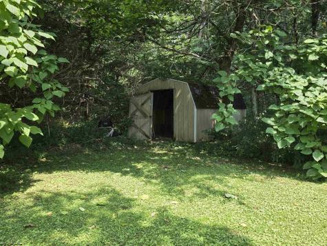 79 Y Road Arthurdale WV 26520