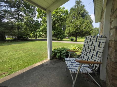 79 Y Road Arthurdale WV 26520