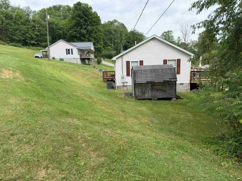 135 Wabash Avenue Belington WV 26250