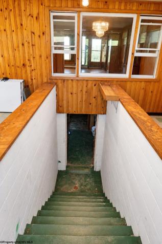 42 Cuzzart Road Bruceton Mills WV 26525