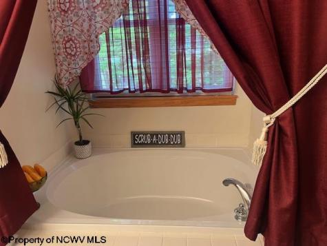 250 Deerfield Circle Kingwood WV 26537