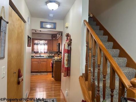 250 Deerfield Circle Kingwood WV 26537