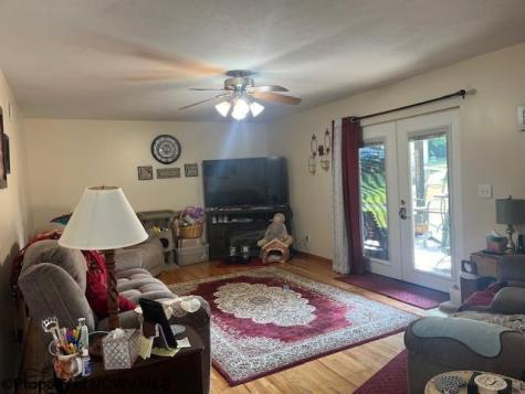 250 Deerfield Circle Kingwood WV 26537