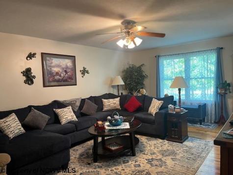 250 Deerfield Circle Kingwood WV 26537