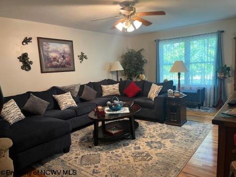 250 Deerfield Circle Kingwood WV 26537