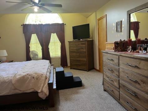 250 Deerfield Circle Kingwood WV 26537