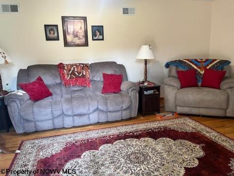 250 Deerfield Circle Kingwood WV 26537