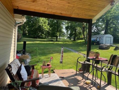 250 Deerfield Circle Kingwood WV 26537