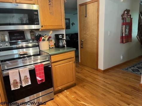 250 Deerfield Circle Kingwood WV 26537