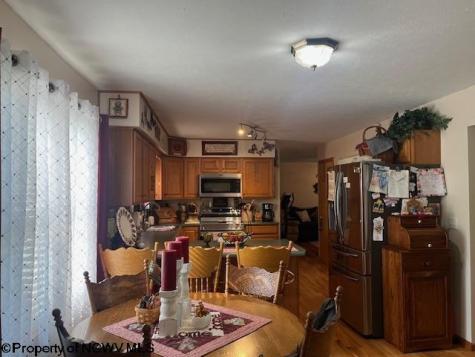 250 Deerfield Circle Kingwood WV 26537