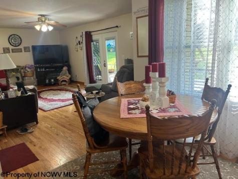 250 Deerfield Circle Kingwood WV 26537