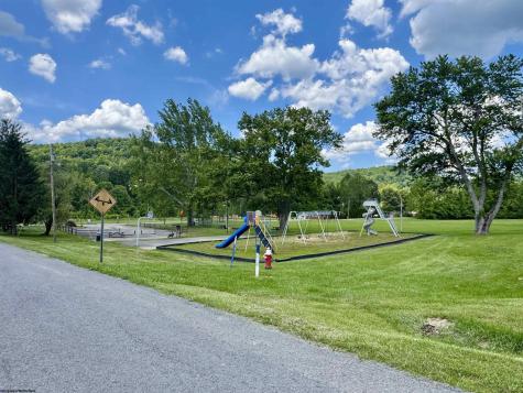 37 Crown Street Worthington WV 26591