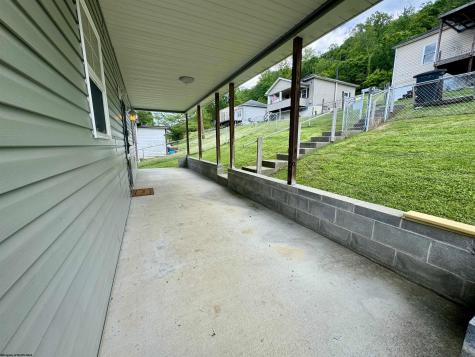 37 Crown Street Worthington WV 26591