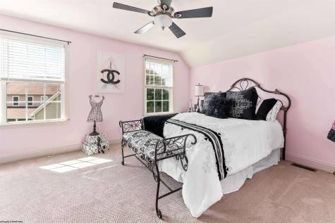 102 S Harwich Circle Morgantown WV 26508
