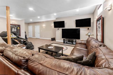 102 S Harwich Circle Morgantown WV 26508