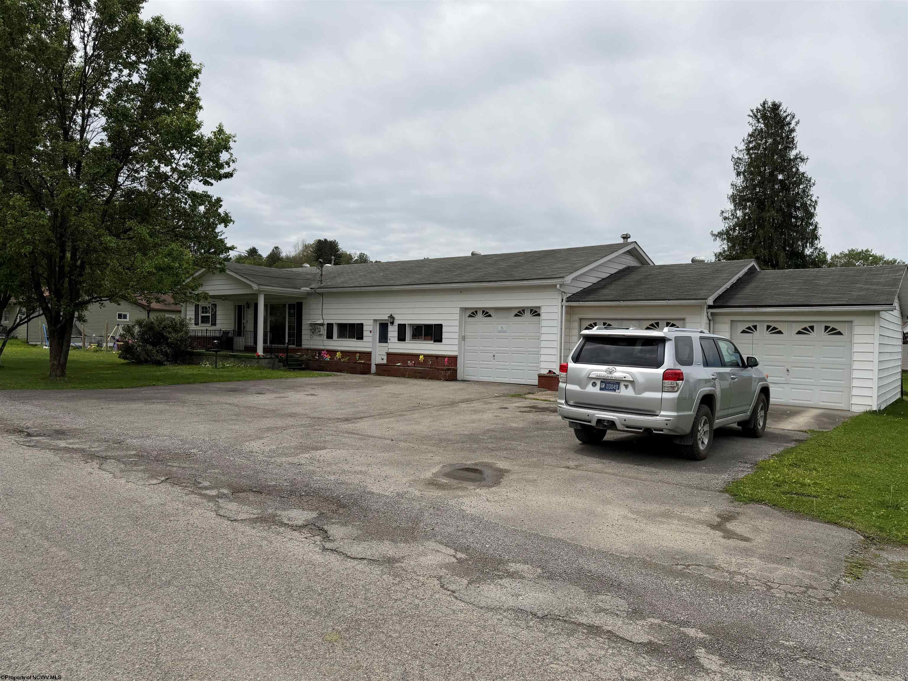 139 N Custer Street Belington WV 26250