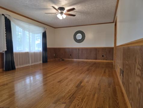 1226 Philli Lane Shinnston WV 26431