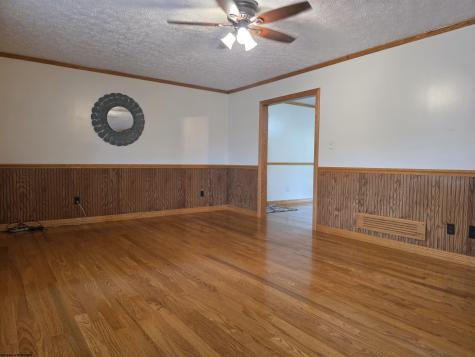 1226 Philli Lane Shinnston WV 26431