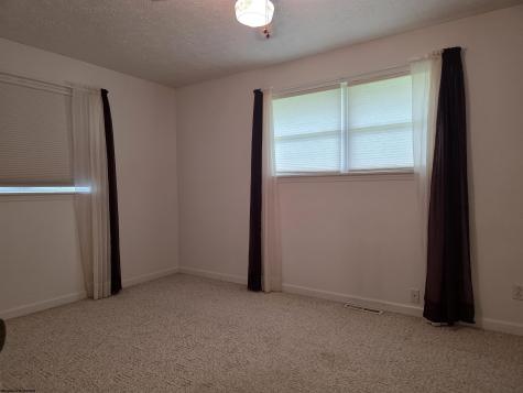 1226 Philli Lane Shinnston WV 26431