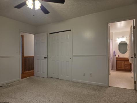 1226 Philli Lane Shinnston WV 26431
